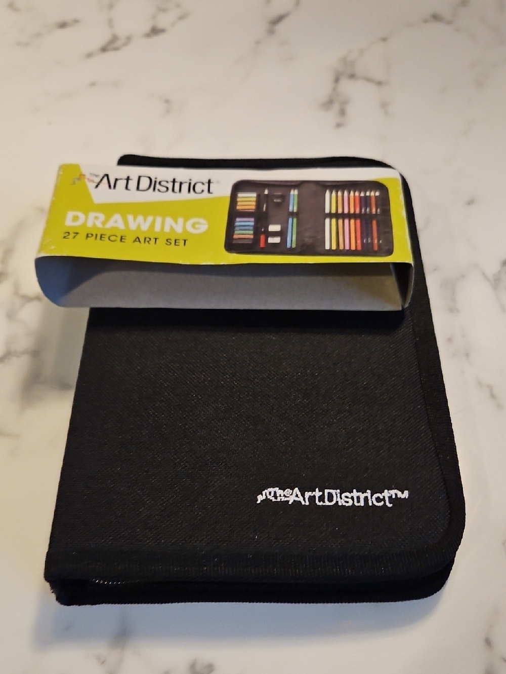 District Black Drawing 27-Piece Art Set